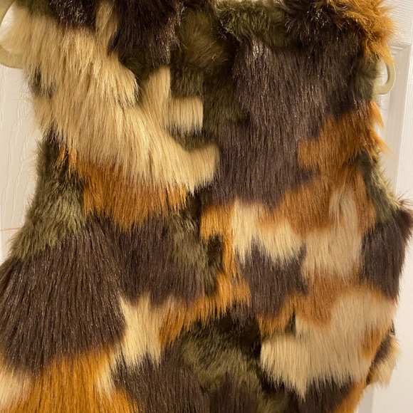 MICHAEL by Michael Kors Faux Fur Vest - Picture 4 of 6